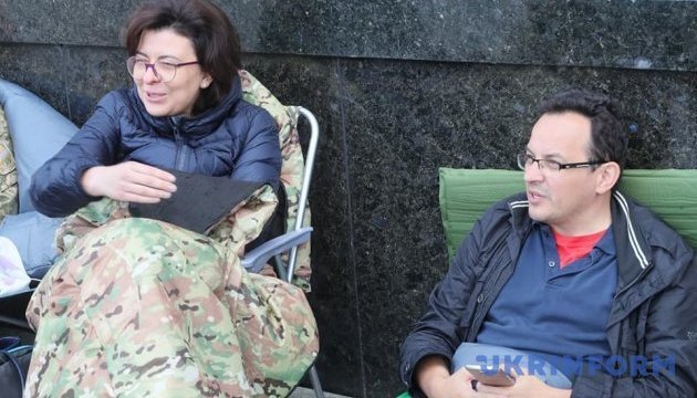 Fotos: Hungerstreik von drei Parlamentsabgeordneten wegen Müllkrise in Lwiw dauert an
