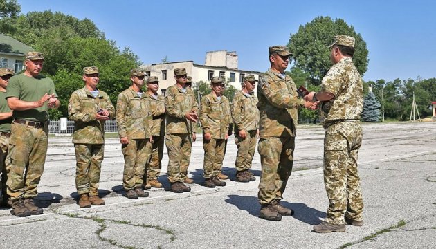 Полторак на Одещині нагородив десантників