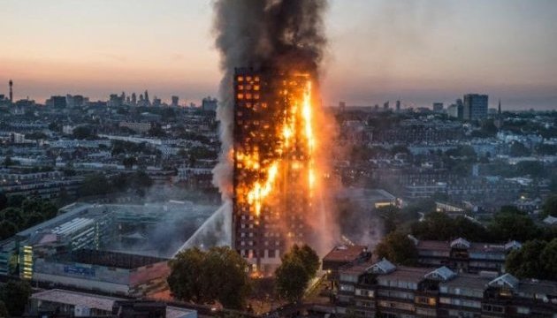Британець піде під суд за брехню про втрату сім'ї на пожежі в Grenfell Tower