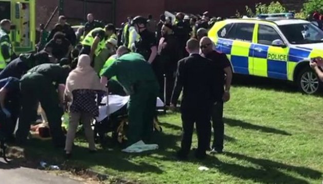 У Британії автомобіль в’їхав у натовп мусульман