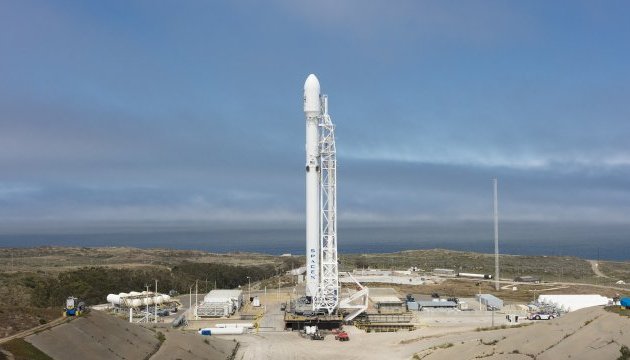 SpaceX успішно запустила 10 супутників