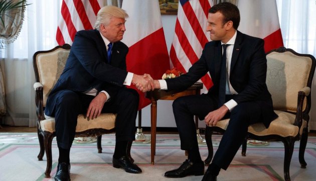 Donald Trump et Emmanuel Macron ont discuté de l'Ukraine à Paris