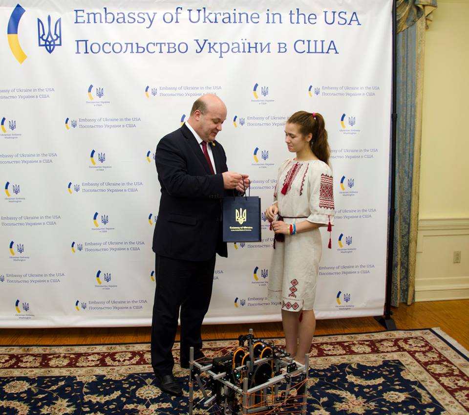 Вперше українські школярі увійшли в ТОП-20 міжнародних змагань з робототехніки у США