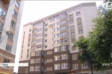 Бійці АТО, що повернулися на постійне місце служби в Рівне, отримали ордери на житло
