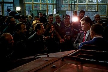 Порошенко проінспектує Львівський бронетанковий