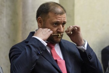 Добкин за полмиллиона купил барельеф со львовского Монумента Славы