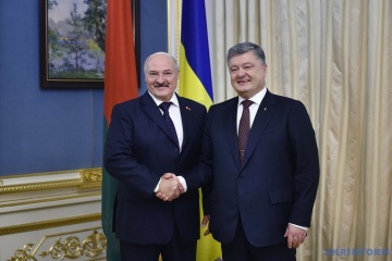 Порошенко підтвердив готовність України постачати електрику в Білорусь