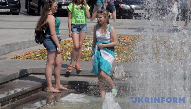 В Україні завтра спека до +33 °С