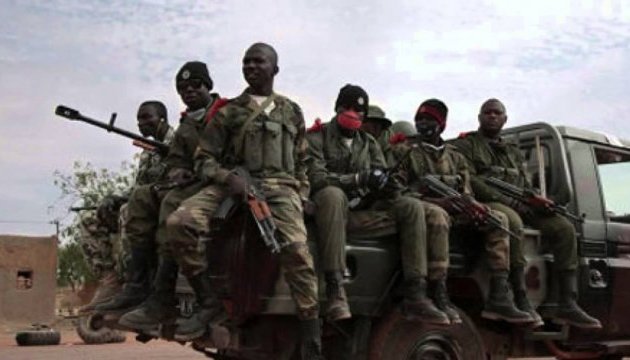 Малійські бойовики показали відео із шістьма заручниками-іноземцями 
