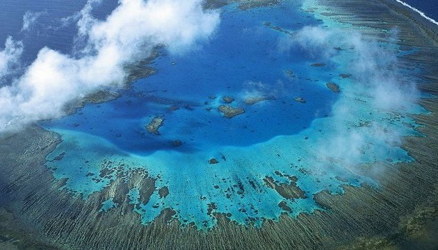 Зонд ESA показав з космосу частину Великого Бар'єрного рифу