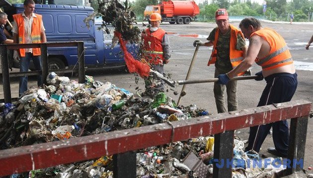 Вивезення сміття у Києві стане окремою комунальною послугою