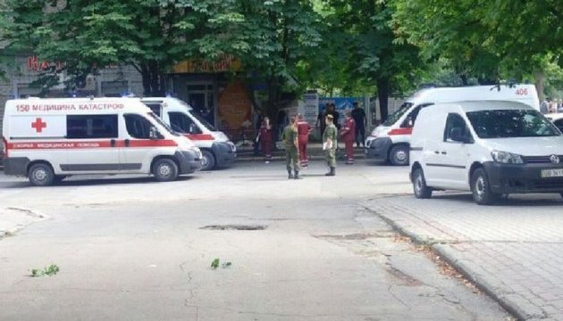 У центрі Луганська пролунав вибух, є загибла і поранені - ЗМІ