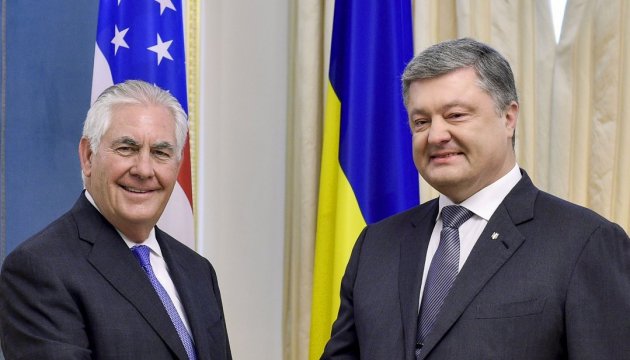 Poroschenko ist zufrieden mit Verhandlungen mit Tillerson