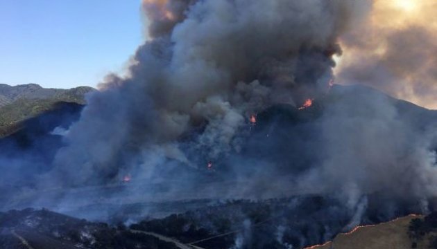 У Каліфорнії вирують масштабні пожежі