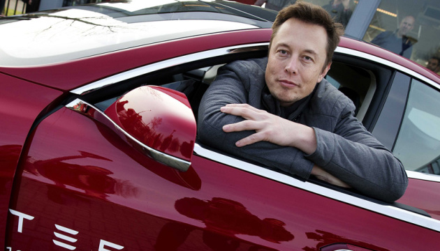 Маск не продаватиме акції Tesla впродовж двох років