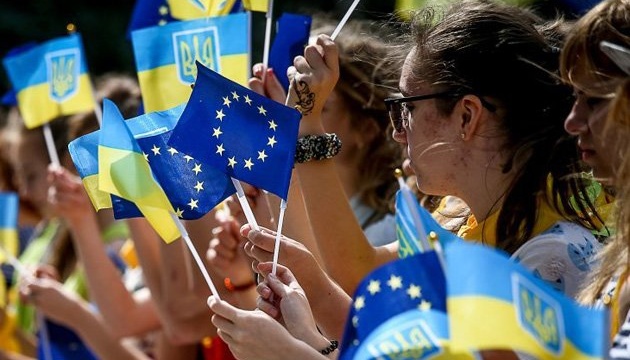 Fifty-six percent of Ukrainians support European integration