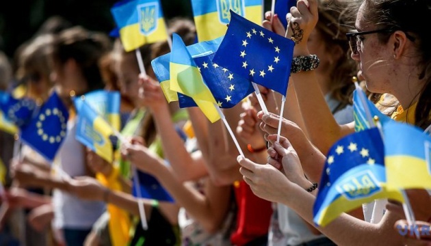 Sondage : 46% des Ukrainiens soutiennent l'adhésion de l'Ukraine à l'UE