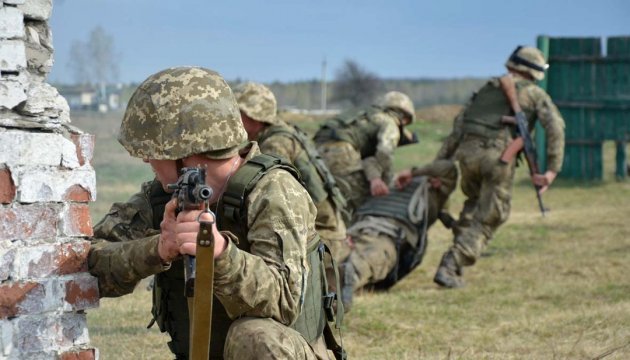 Доба в АТО: п'ятеро загиблих, восьмеро поранених, один - у полоні