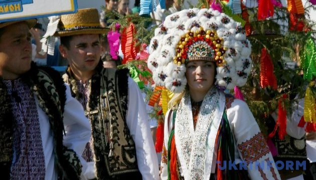 На Міжнародному гуцульському фестивалі покажуть весільні традиції