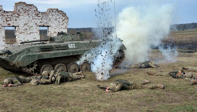 АТО: бойовики вдарили з гранатометів по захисниках Новотошківського, є поранені