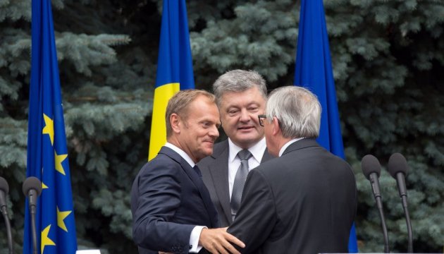 Poroshenko, Tusk congratulate political prisoner Sentsov on his birthday