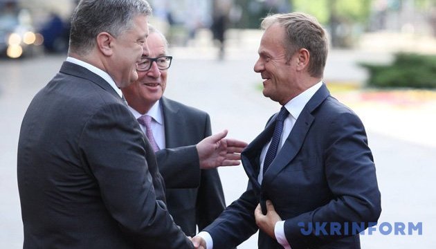 Порошенко: Жодних компромісів щодо європейських планів України