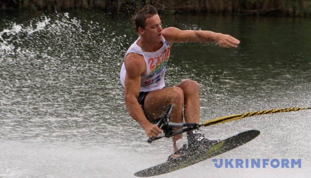 Спіймати хвилю: в Україні почався чемпіонат світу з воднолижного спорту