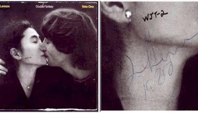 На аукціоні продадуть альбом з автографом Леннона для свого вбивці