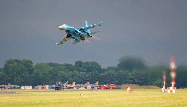 Ukrainian military pilots win prize for best aerobatics at air show in Britain. Photos