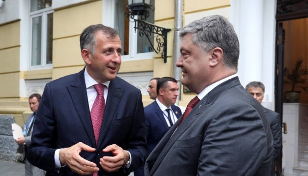 Poroschenko vereinbart beim Treffen mit Pataradze Tourismusentwicklung
