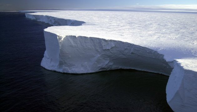 Квест для науковців: Куди рушить айсберг вагою у шість Еверестів? 