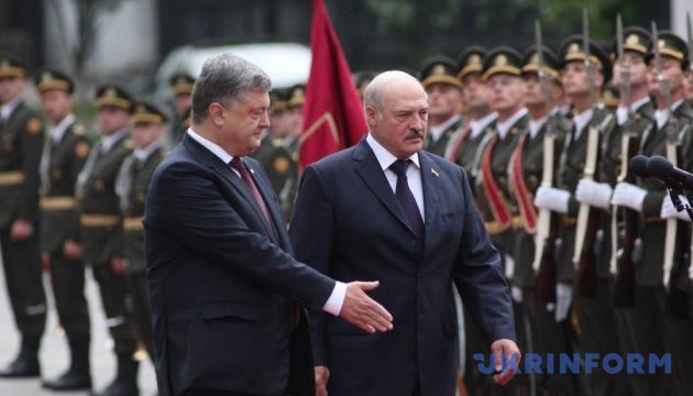 Порошенко сказав, чого очікує від сьогоднішньої зустрічі з Лукашенком