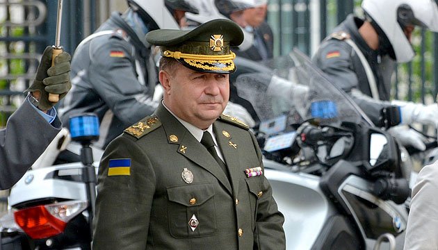 Defense Minister Poltorak leaves for Poland 