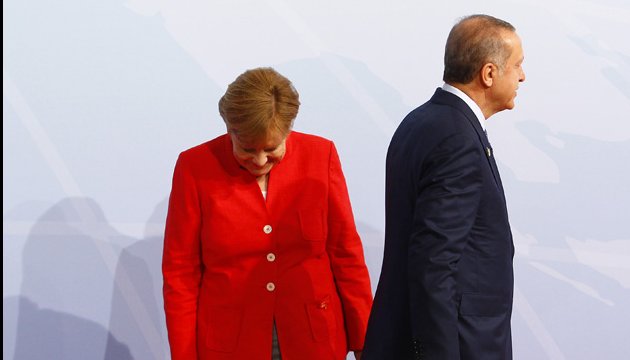 Напруга між Німеччиною й Туреччиною зростає: Меркель хоче мати 