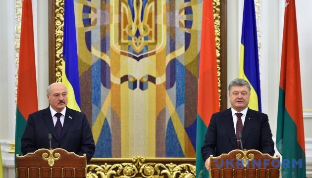 Poroschenko wird bei Normandie-Verhandlungen reale Feuereinstellung im Donbass fordern