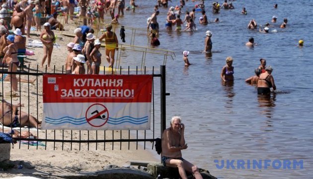 На жодному з міських пляжів Києва не можна купатися