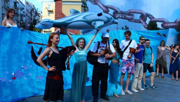 Leur maison est la mer: à Kyiv, les «filles de l’eau» ont protesté contre les delphinariums