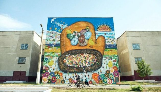 ‘Mittens – Solidarity’ mural by Japanese artist to be unveiled in Mariupol