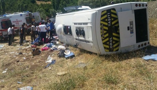 У Туреччині перекинувся автобус, 26 постраждалих 