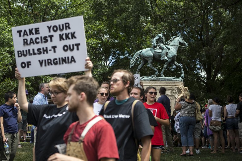Протести у Вірджинії. Надпис на таблиці 