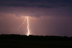 У Києві та області завтра очікується гроза