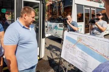 У Дніпрі презентували унікальні тролейбуси з автономним ходом