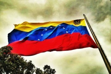Венесуельський парламент відмовився складати повноваження