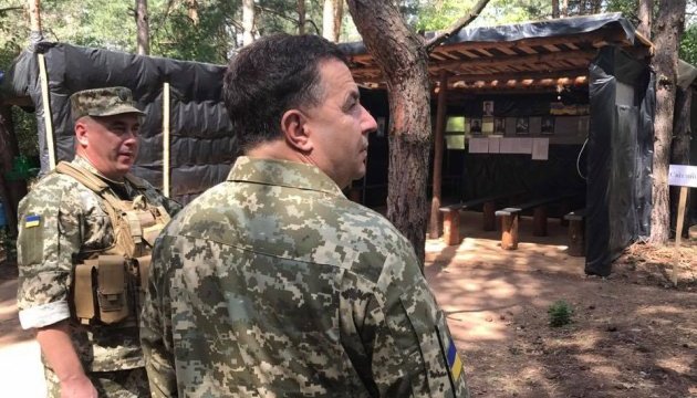Poltorak arrived in ATO zone to check condition of military equipment