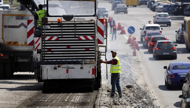 Govt to allocate UAH 56 bln for road construction next year - Groysman