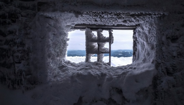 У Карпатах вже сніг та -6°