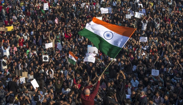 Щонайменше дев'ять демонстрантів загинули після розстрілу індійською поліцією 