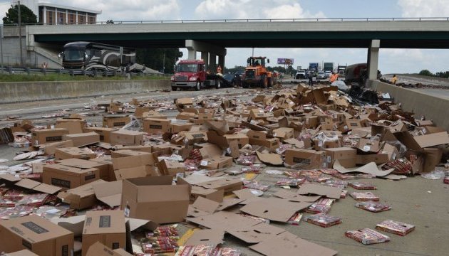 В Арканзасі з вантажівки вивалилися сотні заморожених піц