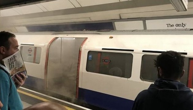 У лондонському метро закрили станцію через дим у поїзді