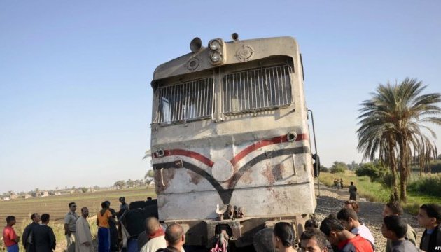 Зіткнення потягів у Єгипті: не менше ніж 36 загиблих і 100 поранених
